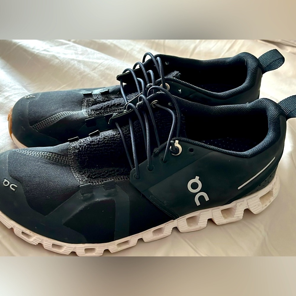 On Cloud Running Shoes size 7